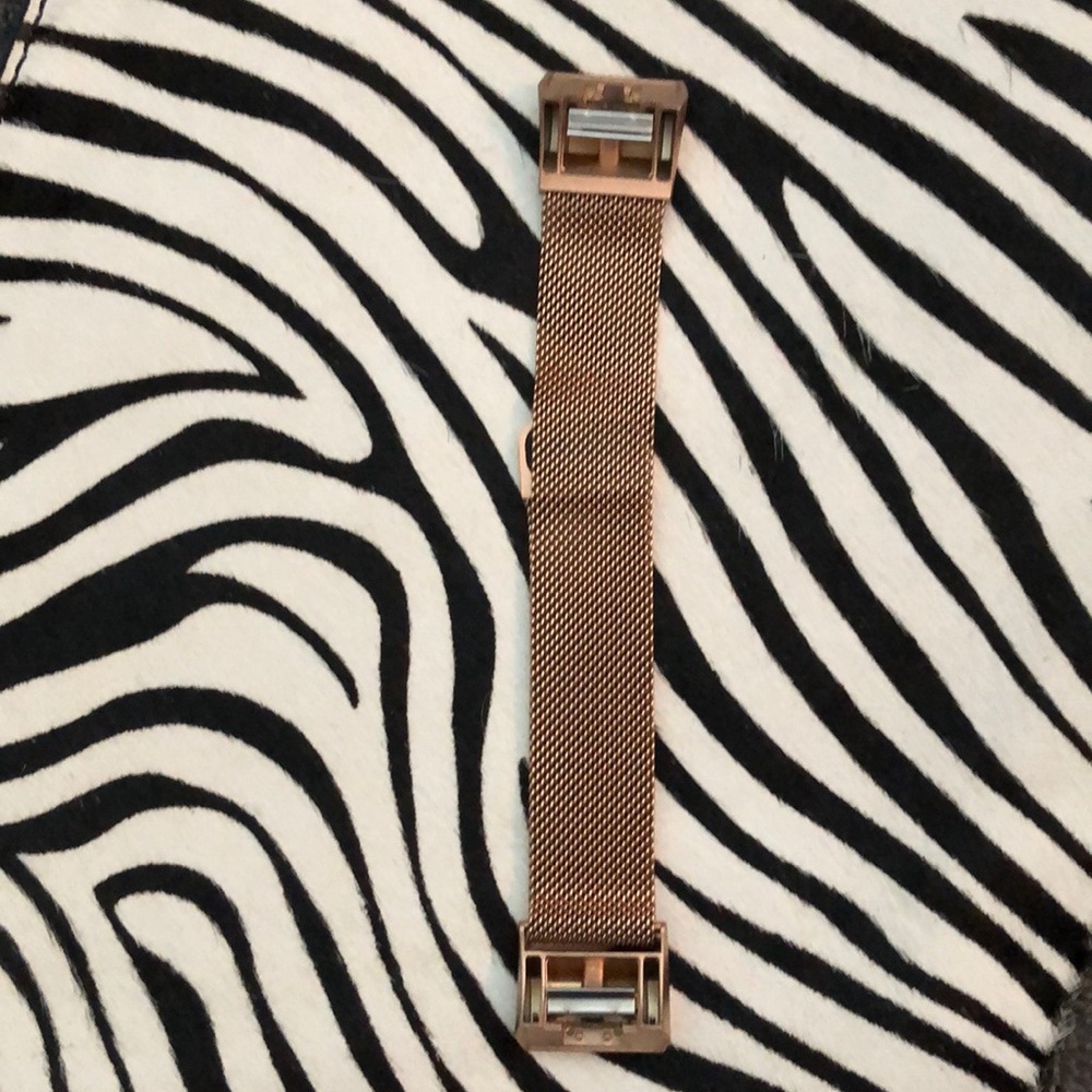 🔥HOT DEAL New🔥Fitbit Charge 2 rose gold magnetic band
